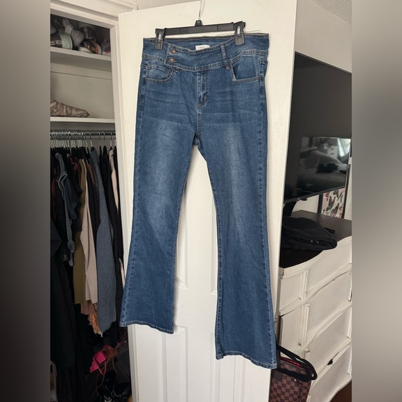 Classic Blue Women's Jeans - Picture 1 of 2